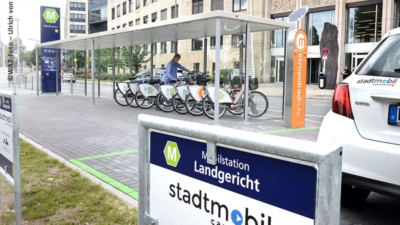 Eine Mobilstation der Ruhrbahn am Landgericht Bochum