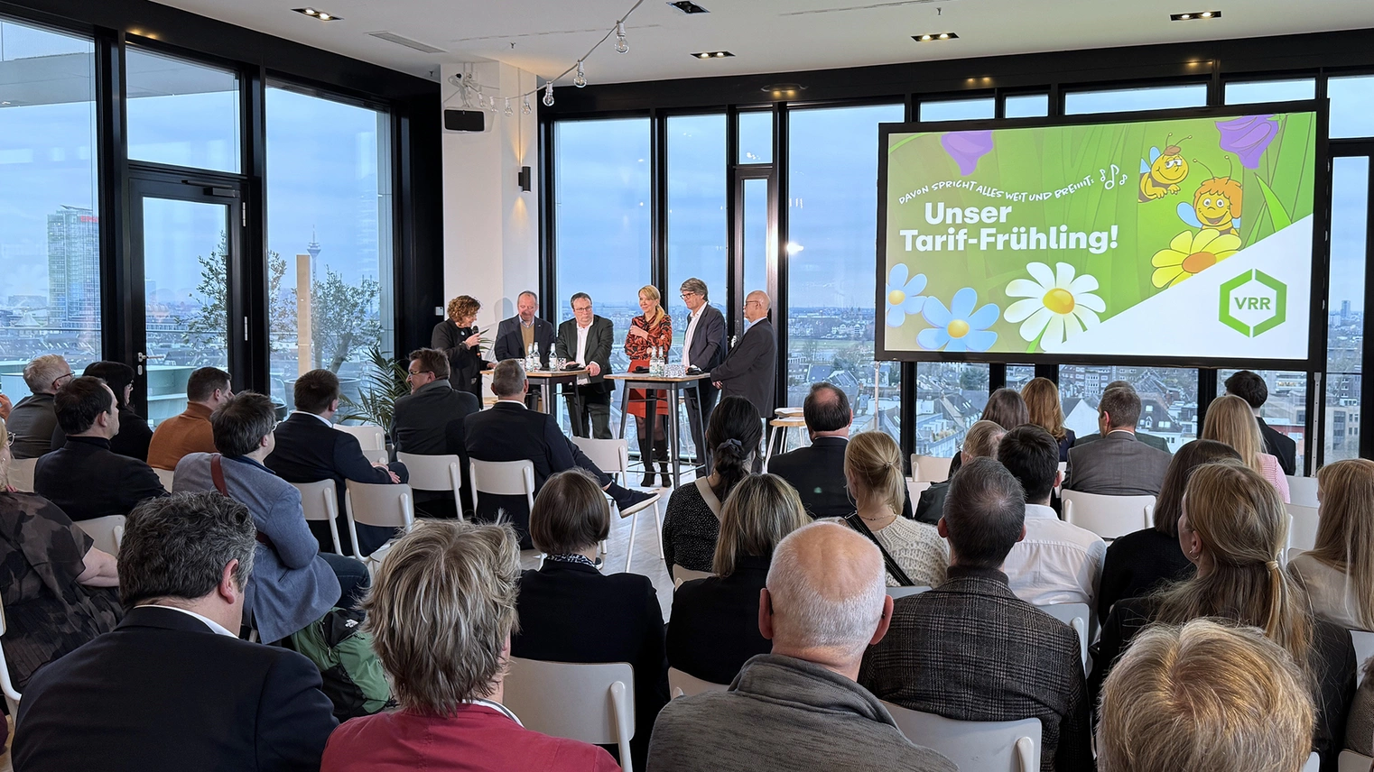 Branchenevent VRR-Tariffrühling: Blick auf die Bühne und Teile des Auditoriums